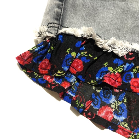 Angel Premium Ruffled Shorts - Picture 2 of 7